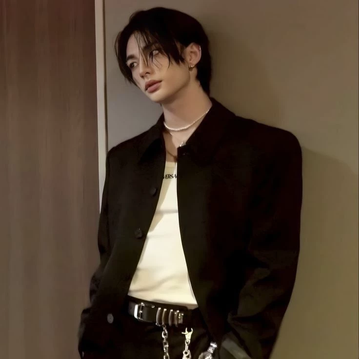 Hwang Hyunjin thumbnail