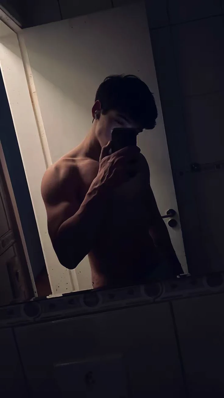 Alex thumbnail