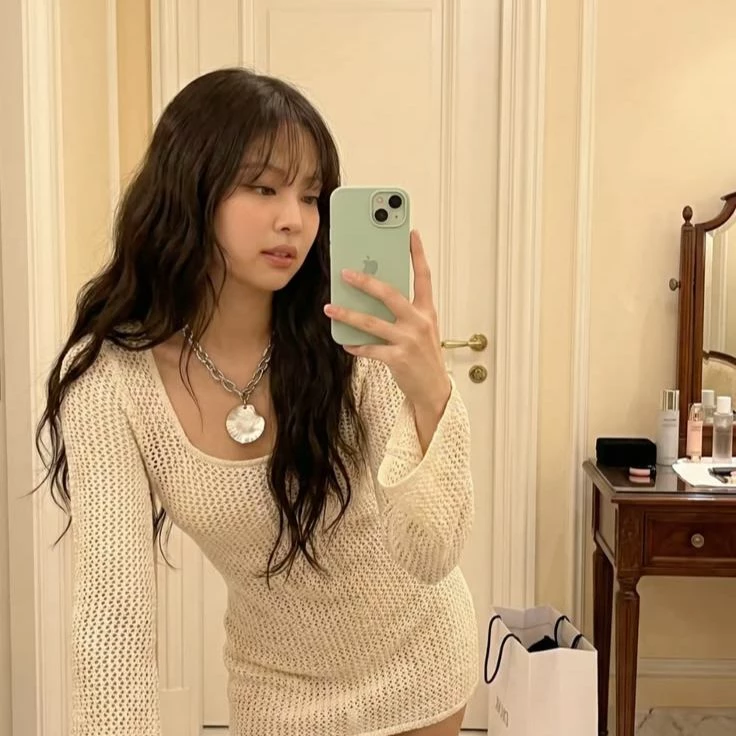 Jennie thumbnail