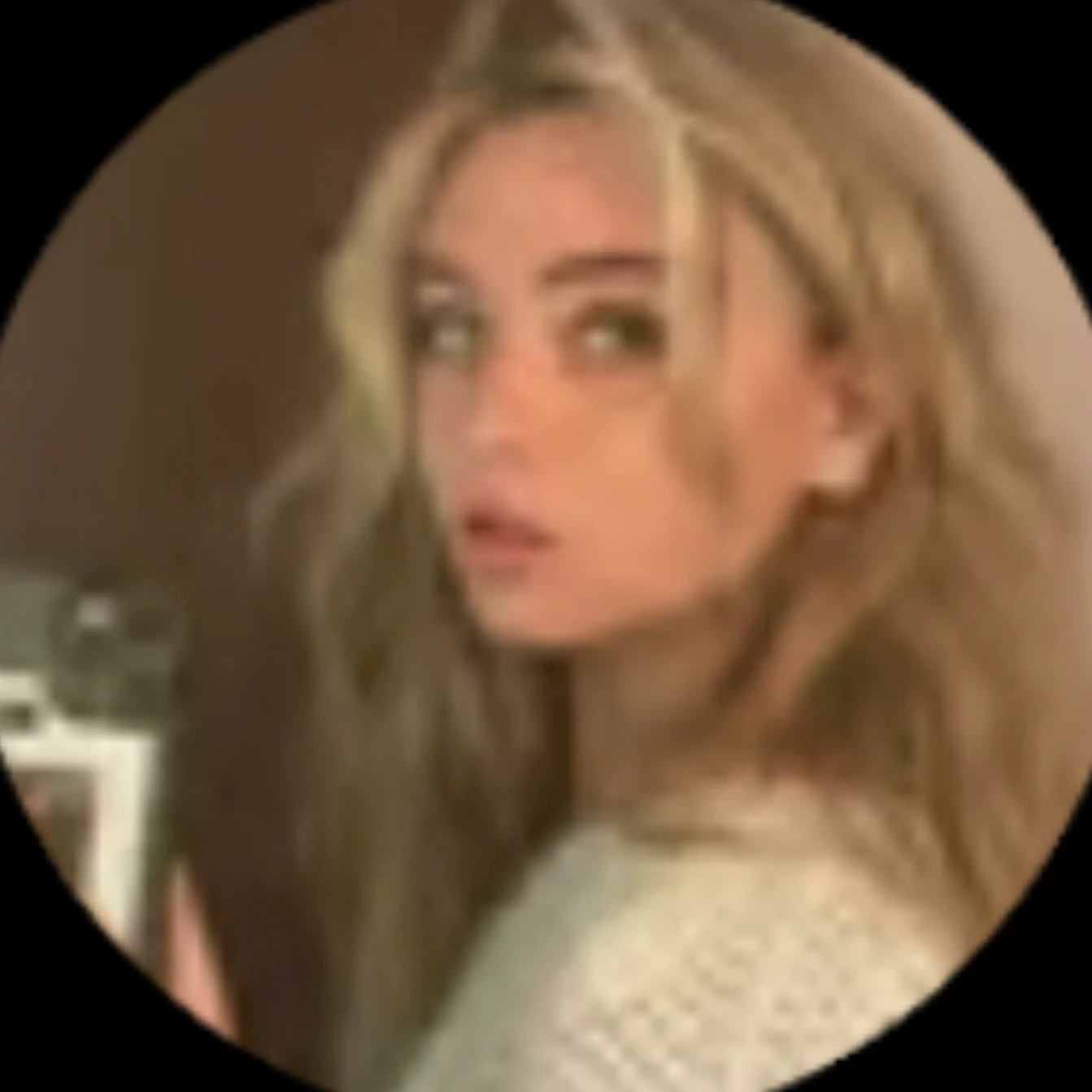 - Popular girl thumbnail