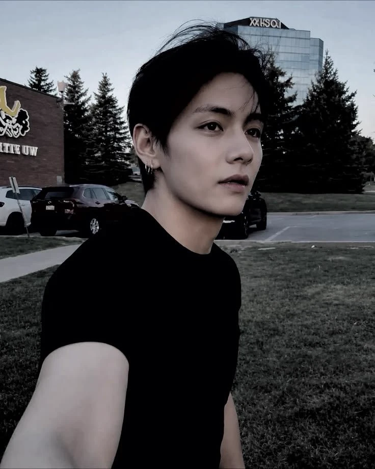 Kim Taehyung thumbnail
