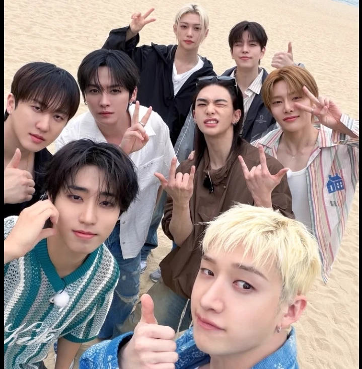 stray kids thumbnail