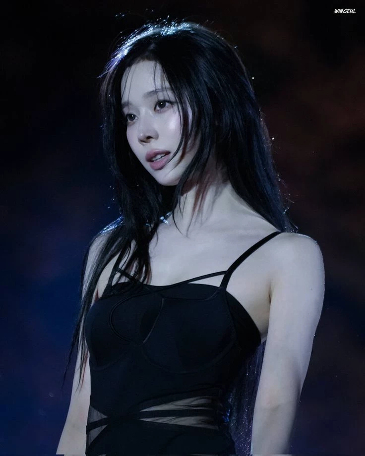 Kim​Minjeong♬⋆.˚ thumbnail