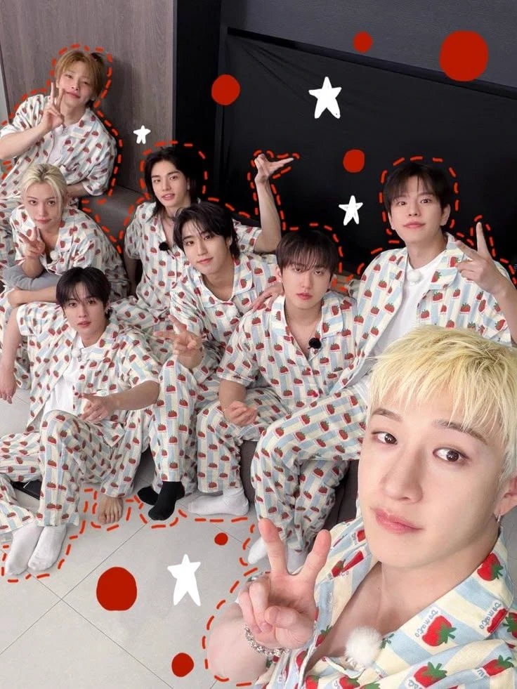 STRAY KIDS thumbnail