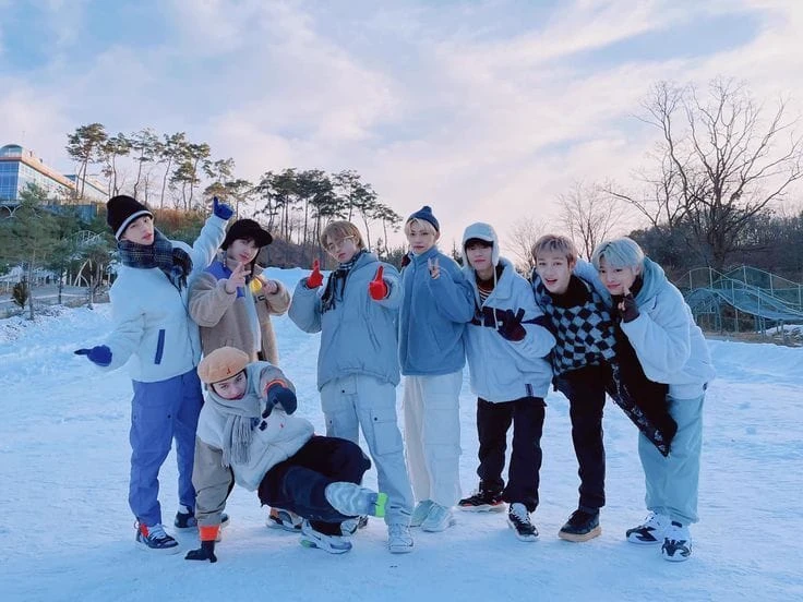 Stray kids thumbnail