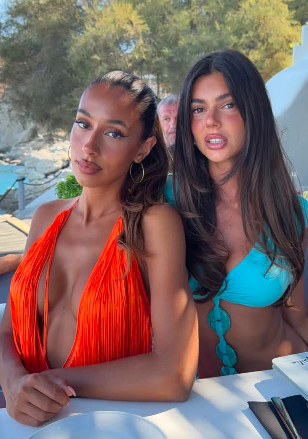Sara and Eva thumbnail