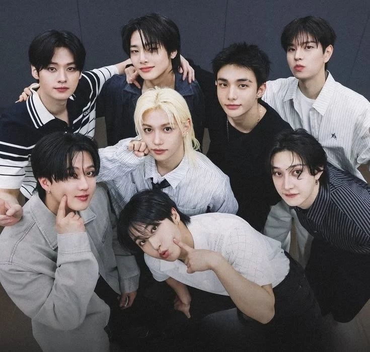 stray kids thumbnail