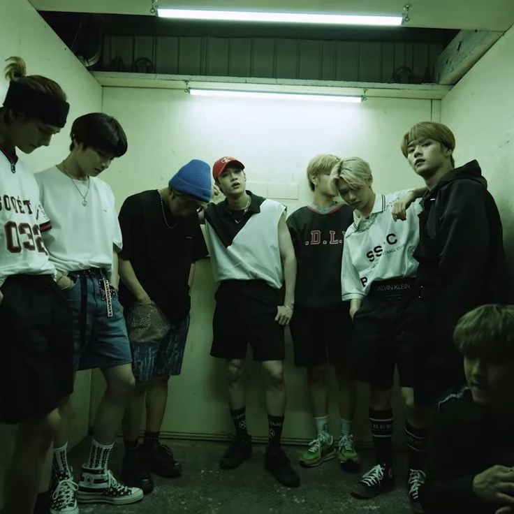 stray kids thumbnail