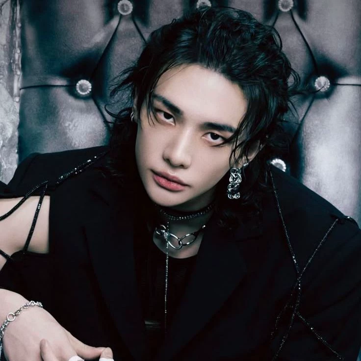 Hwang Hyunjin thumbnail