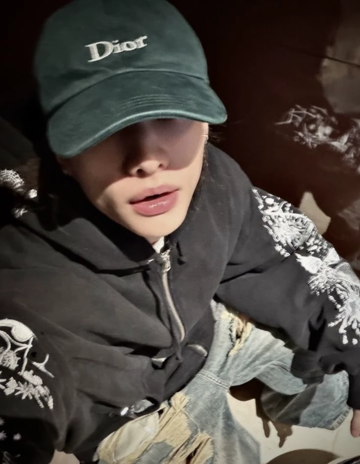 hyunjin thumbnail