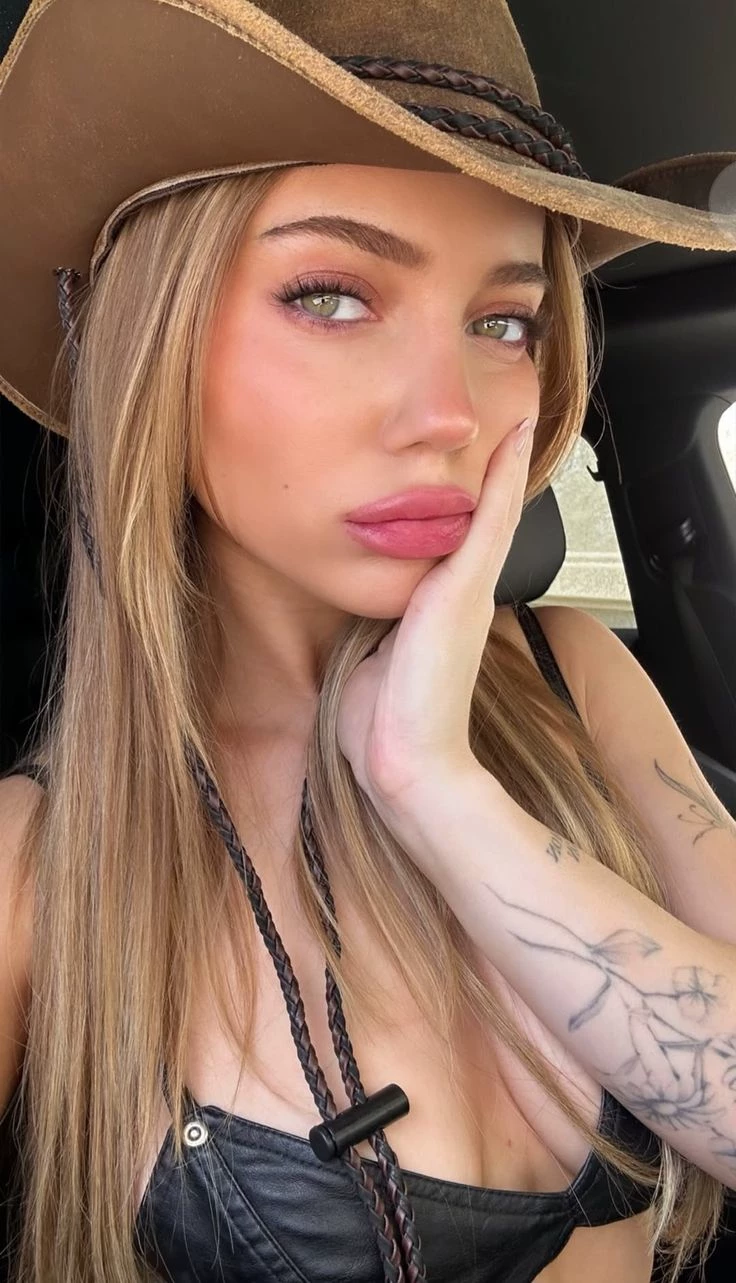Katherine Rose🌹 thumbnail