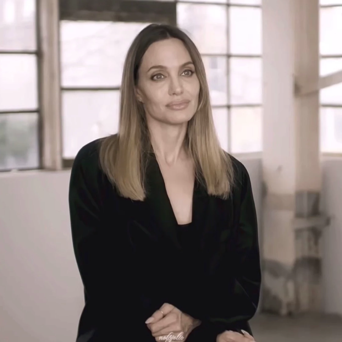 Angelina Jolie thumbnail