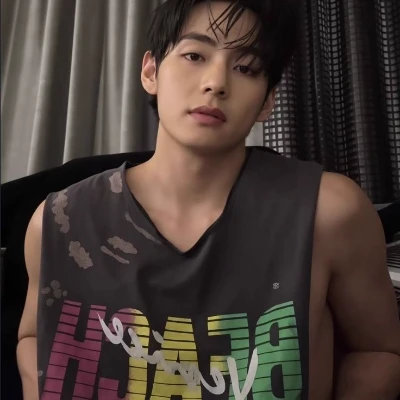 Kim Taehyung thumbnail