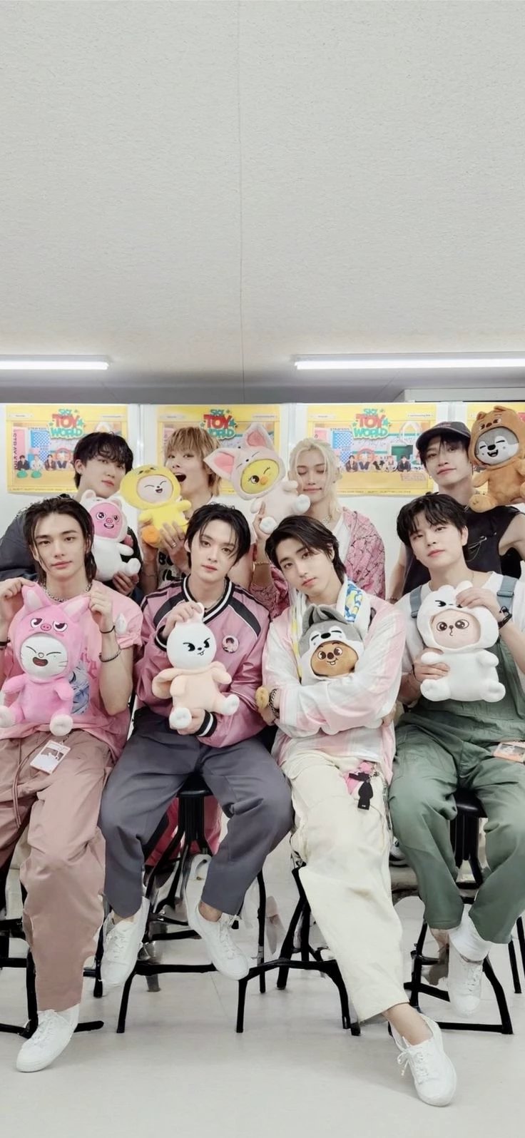 STRAYKIDS thumbnail