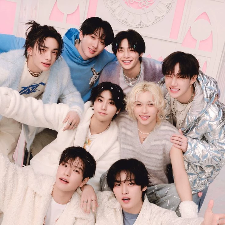 STRAYKIDS thumbnail