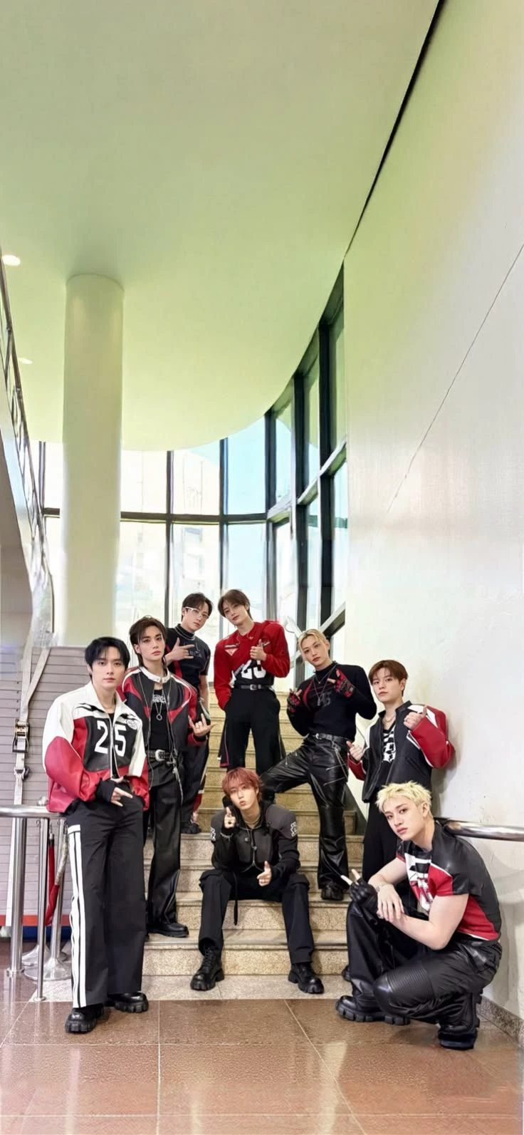 STRAYKIDS thumbnail
