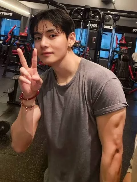 kim taehyung thumbnail
