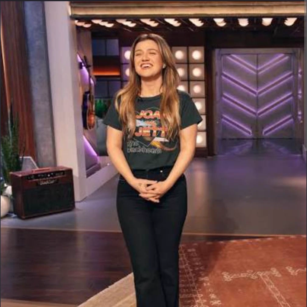 Kelly Clarkson thumbnail