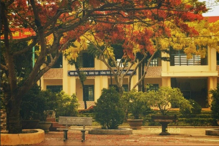 Hanoi High School. thumbnail