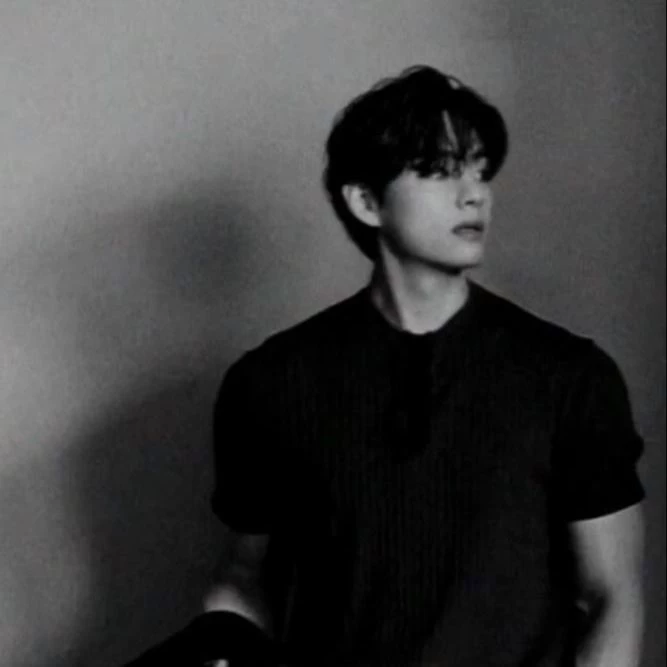Kim Taehyung thumbnail