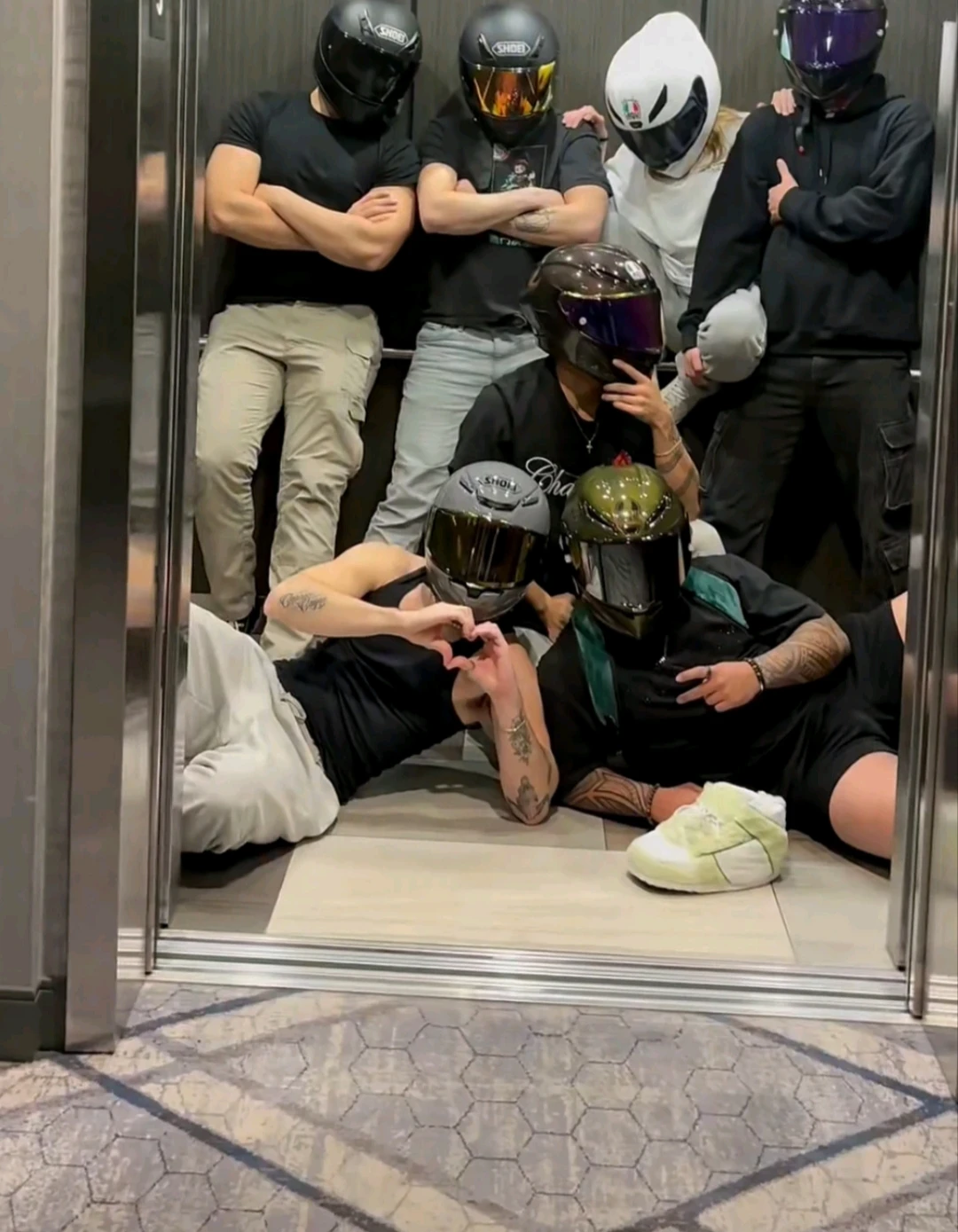 • Group of motorcyclists • thumbnail