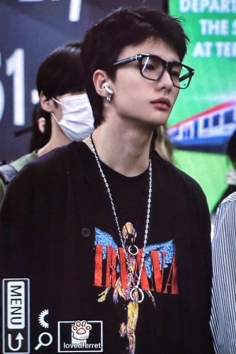 hyunjin thumbnail