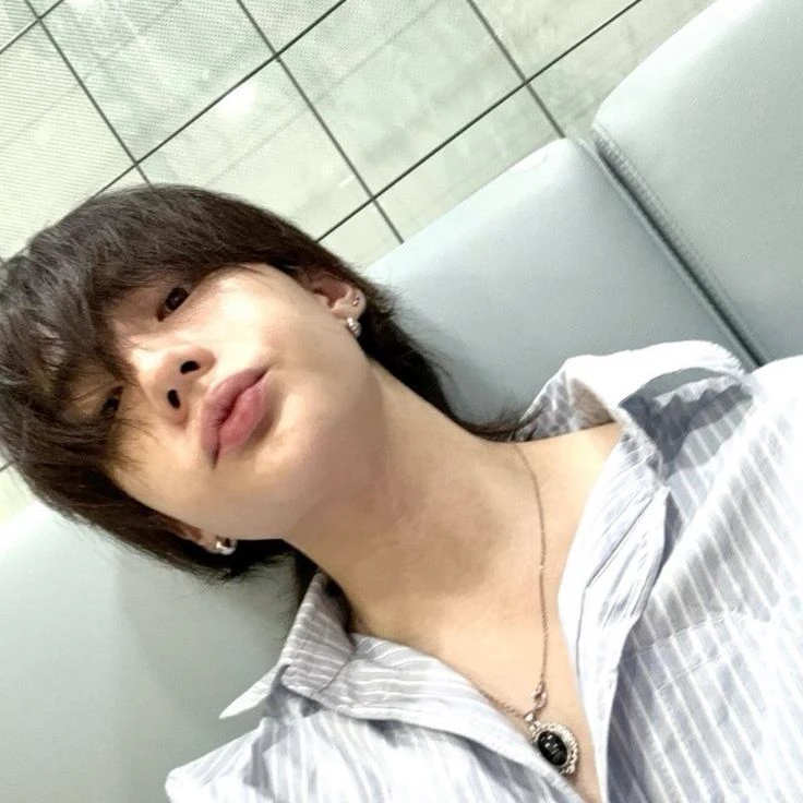 Hyunjin thumbnail