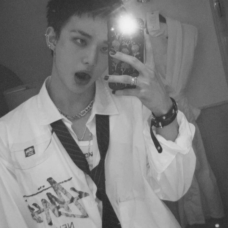 Hyunjin thumbnail