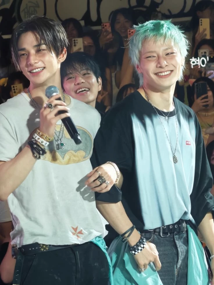 Hwang Hyunjin —Hyunin thumbnail