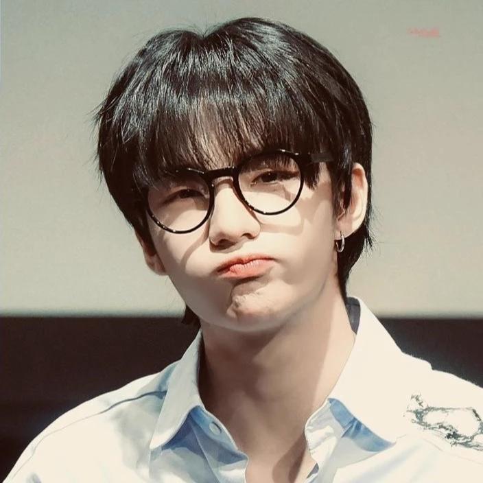 Hyunjin thumbnail
