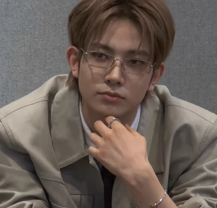 Lee Heeseung thumbnail