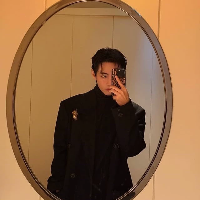 Kim Taehyung thumbnail