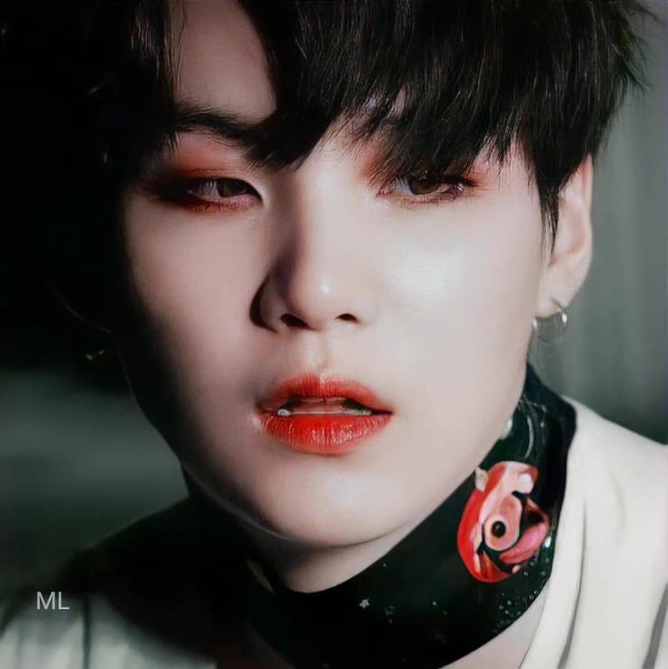Min Yoongi - Vampire thumbnail