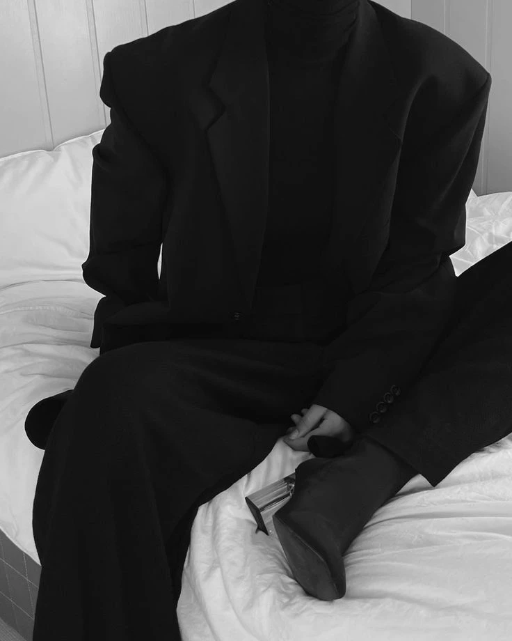 Your cold Mafia wife—Viviane thumbnail