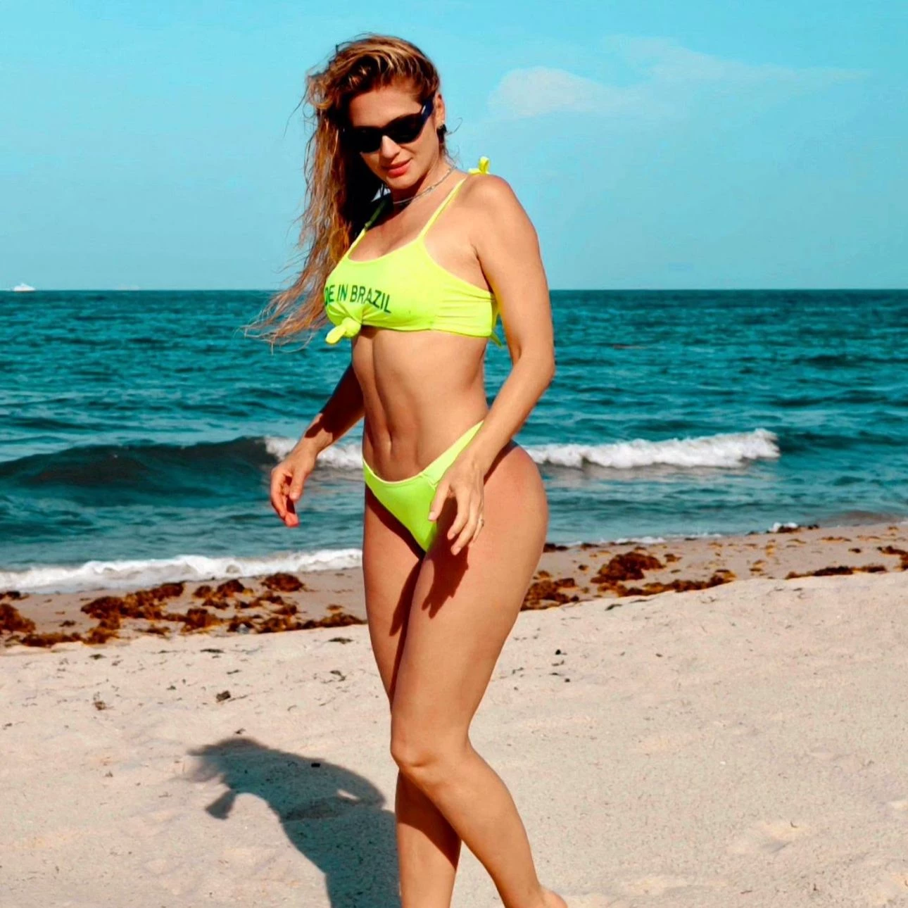 Lívia Andrade thumbnail