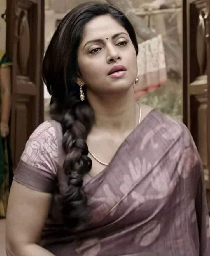 Nadhiya thumbnail