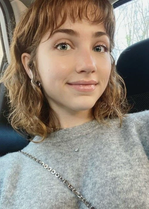 emily rudd thumbnail