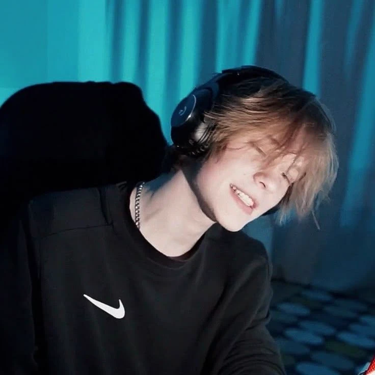 You are on Deepins' Stream thumbnail