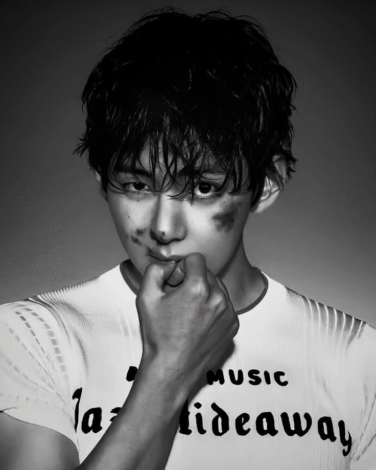 Kim Taehyung 김 태형 thumbnail
