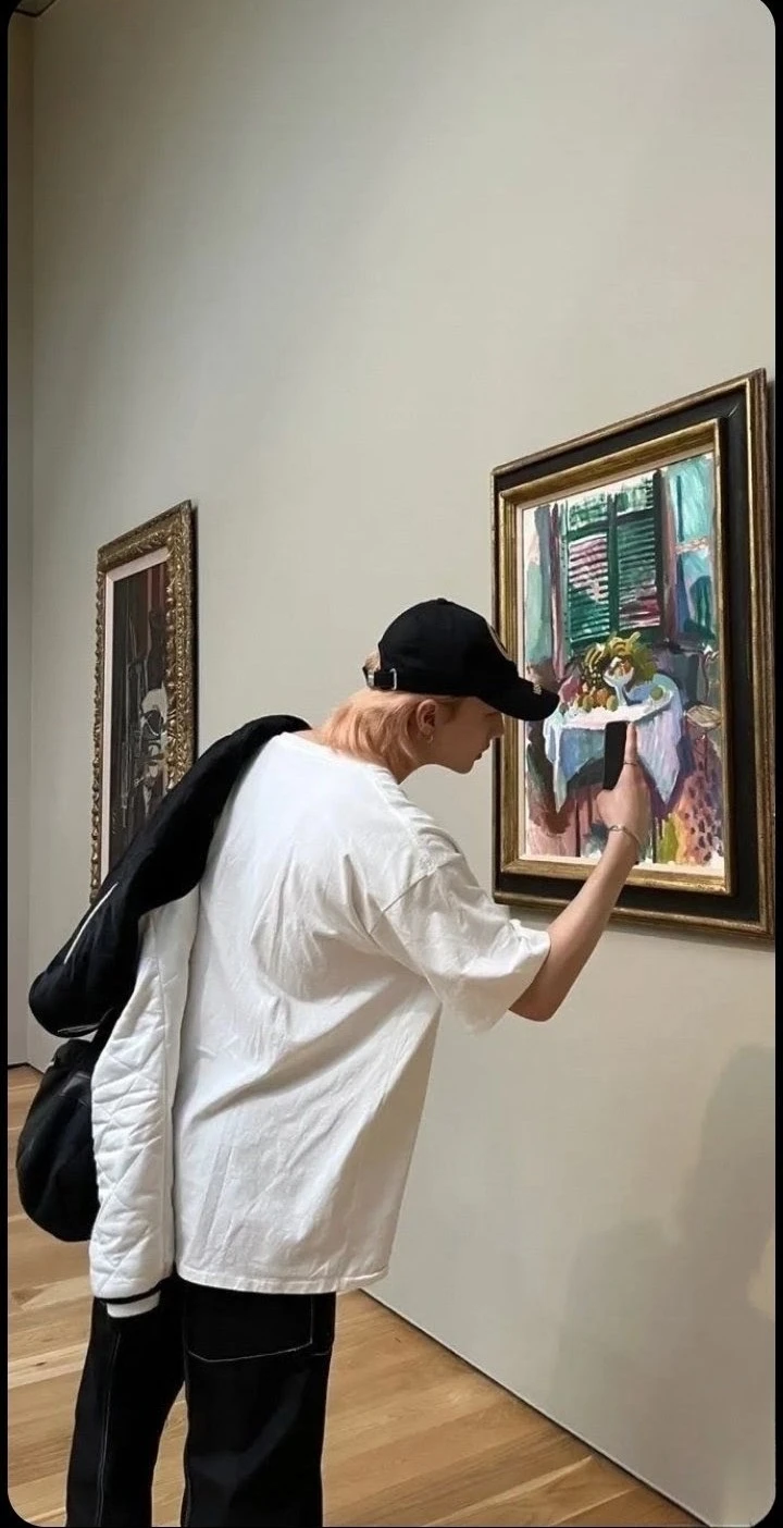 hyunjin  thumbnail