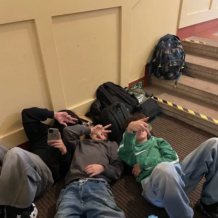 Roommates thumbnail