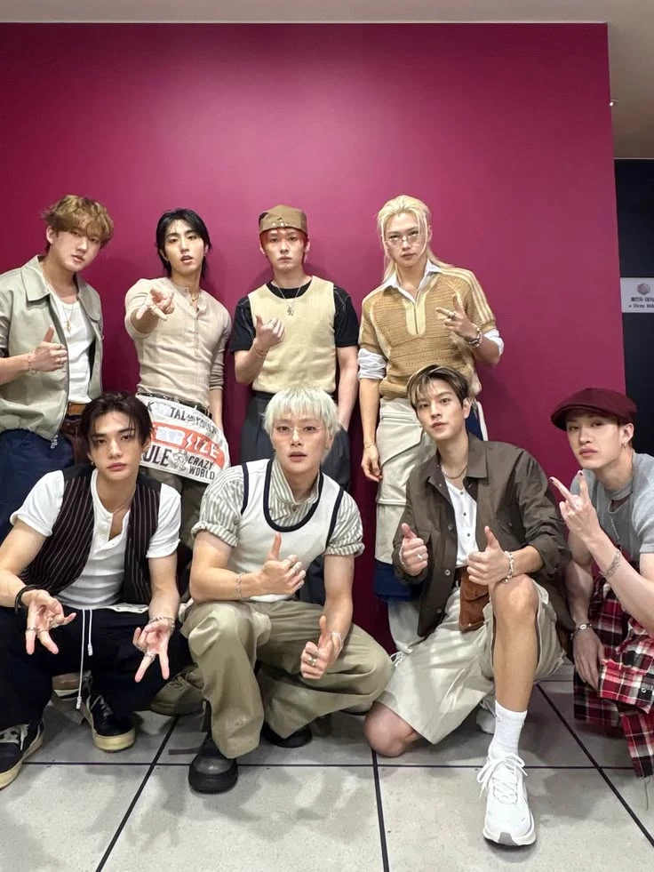 Stray Kids thumbnail
