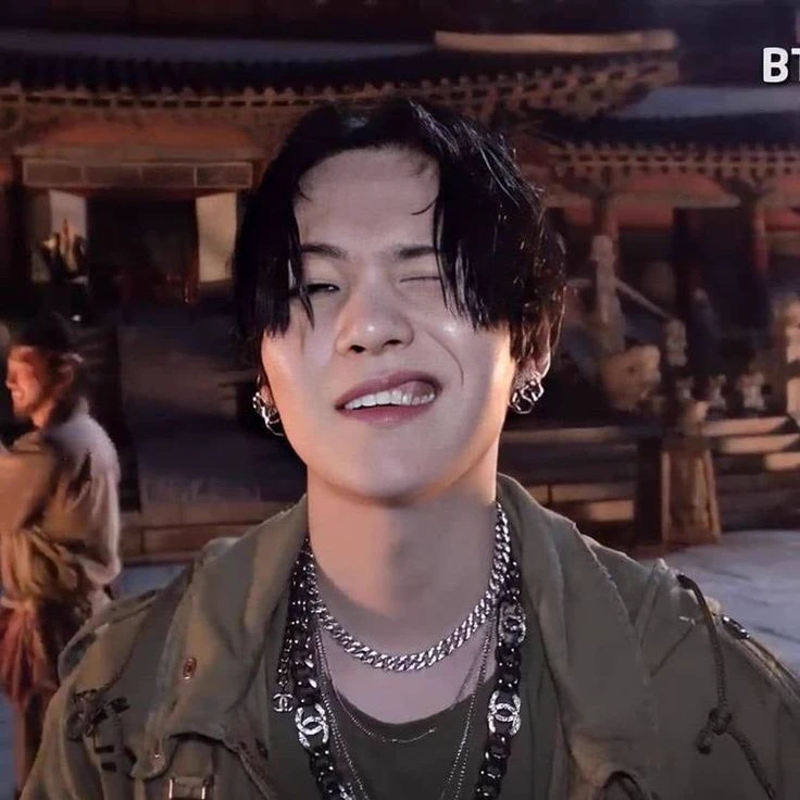 min yoongi thumbnail