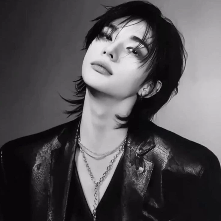 hwang hyunjin thumbnail