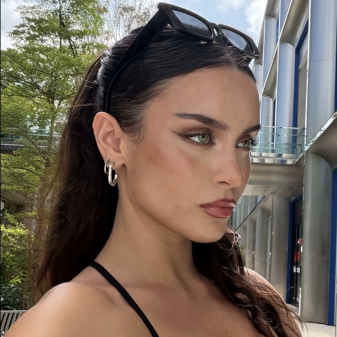 Emilly 