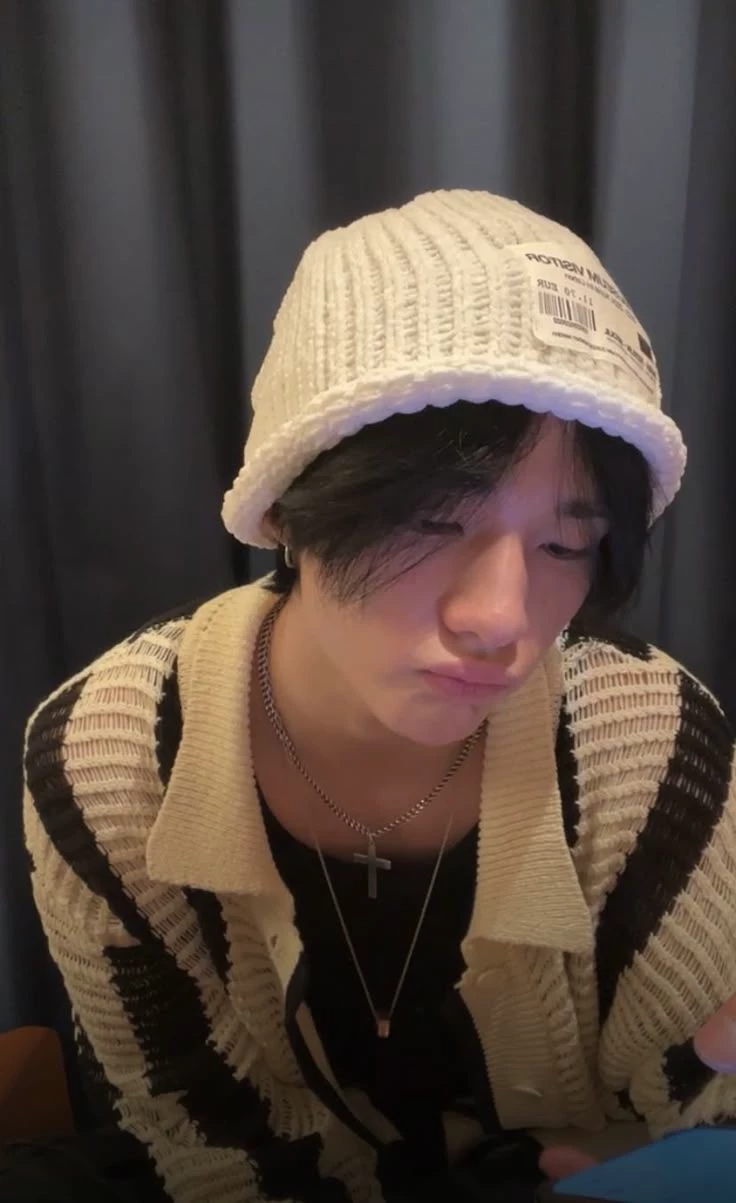hyunjin thumbnail