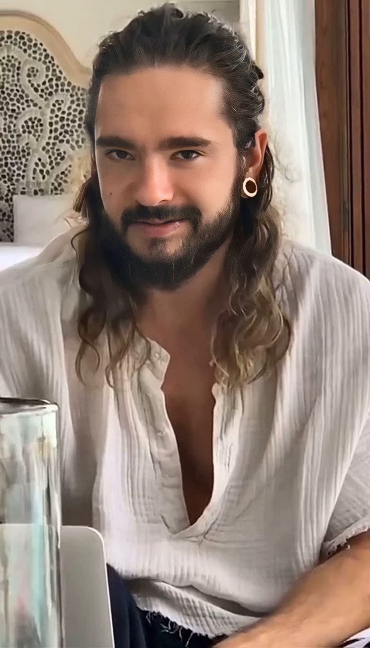 Tom Kaulitz Tio 😘 thumbnail