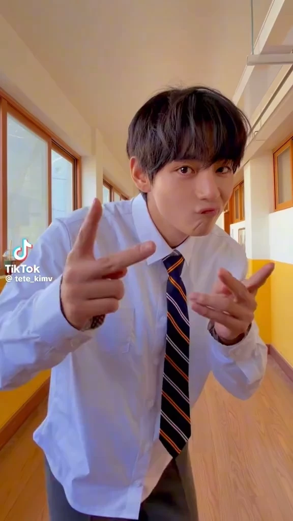 Kim Tae-hyung thumbnail