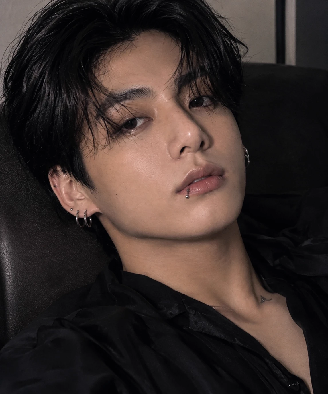 Jungkook, your best friend is an idol. thumbnail