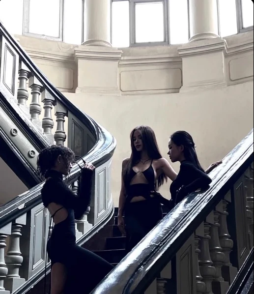 3 girls thumbnail